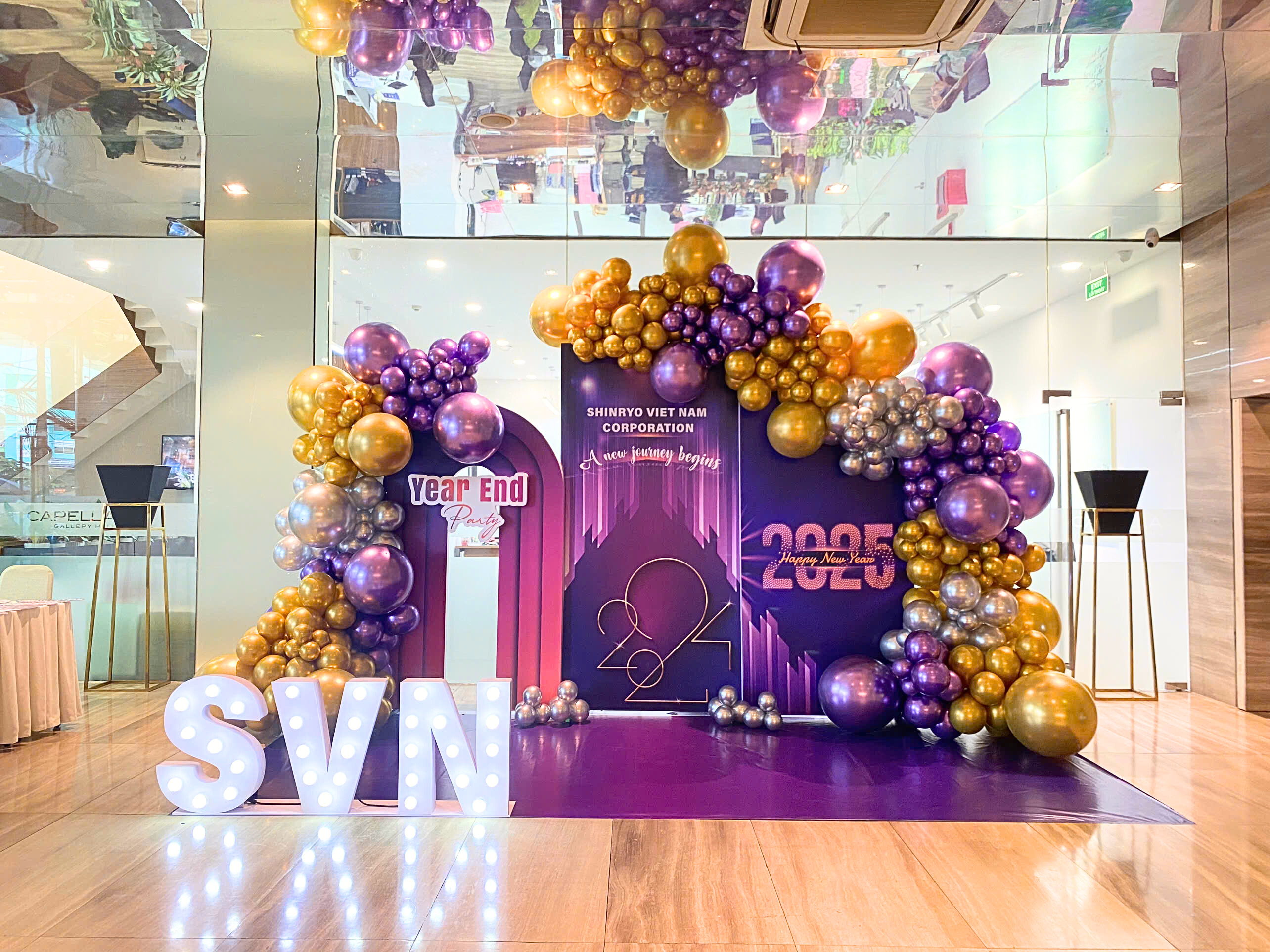 Year End Party Shinryo I Nổi Bật Với Booth Check in Sắc Tím Hiện Đại